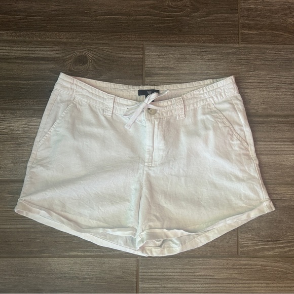 GAP Pants - Women's White Gap Linen Shorts, Size 4